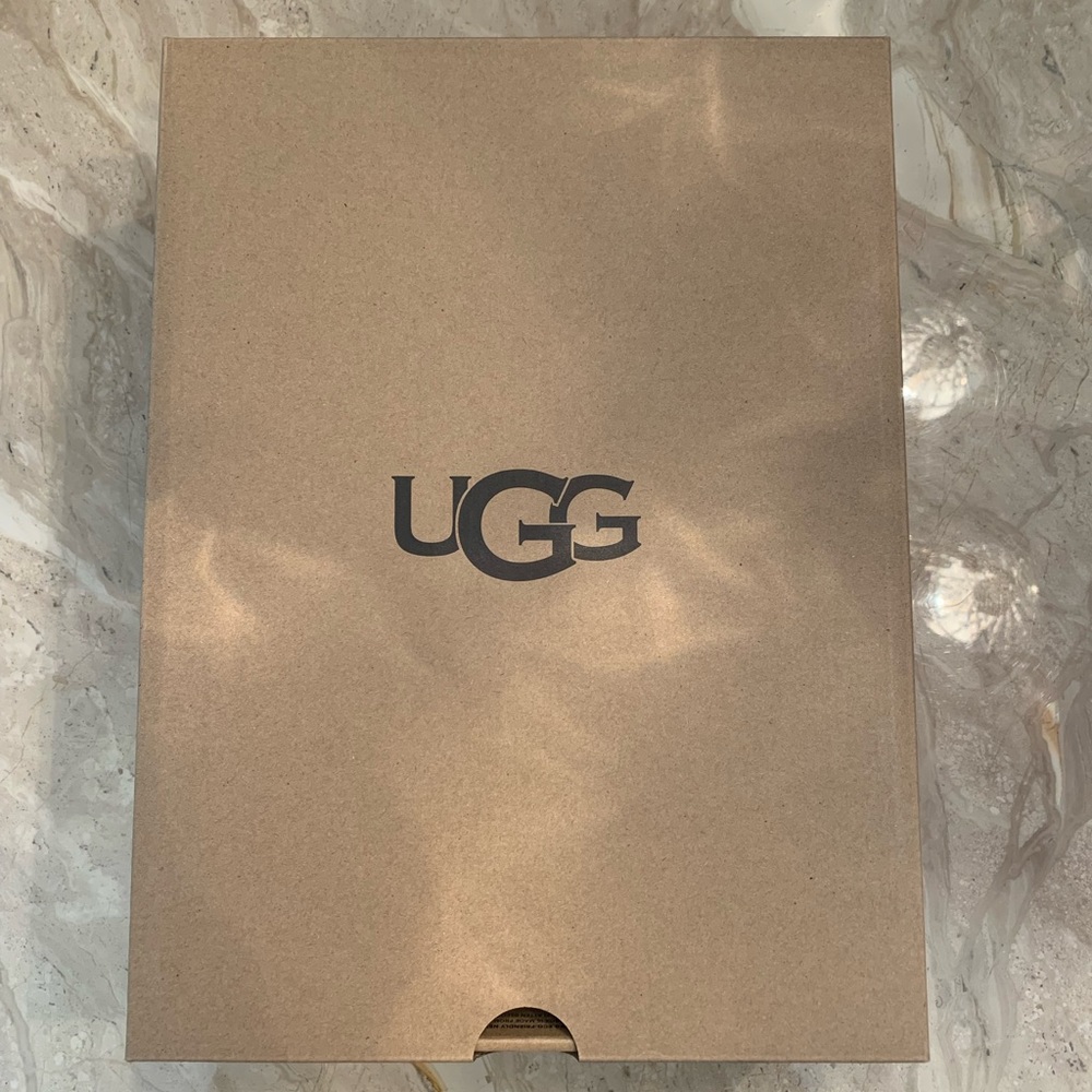 PRICE ✂️ UGG Neumel - Street Graffiti - Picture 8 of 9